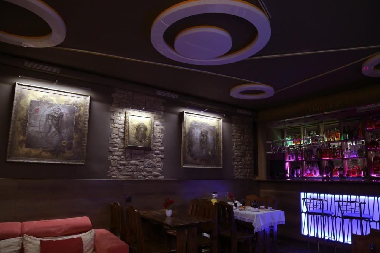 Nava Hotel Yerevan Bagian luar foto