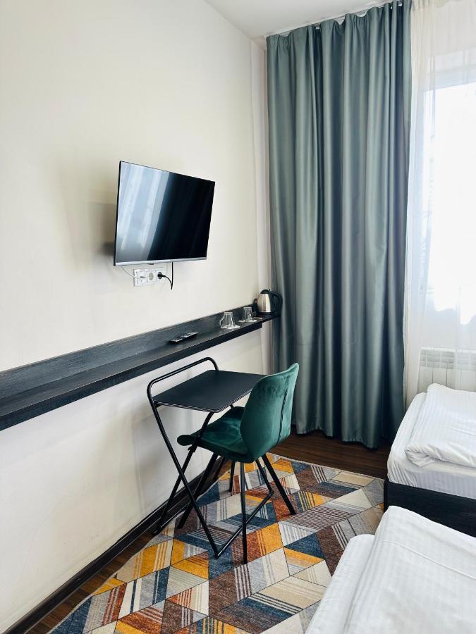Nava Hotel Yerevan Bagian luar foto