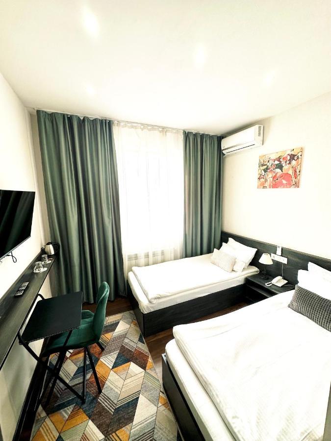 Nava Hotel Yerevan Bagian luar foto