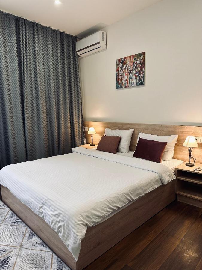 Nava Hotel Yerevan Bagian luar foto