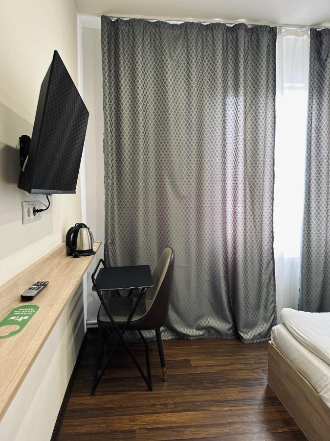 Nava Hotel Yerevan Bagian luar foto