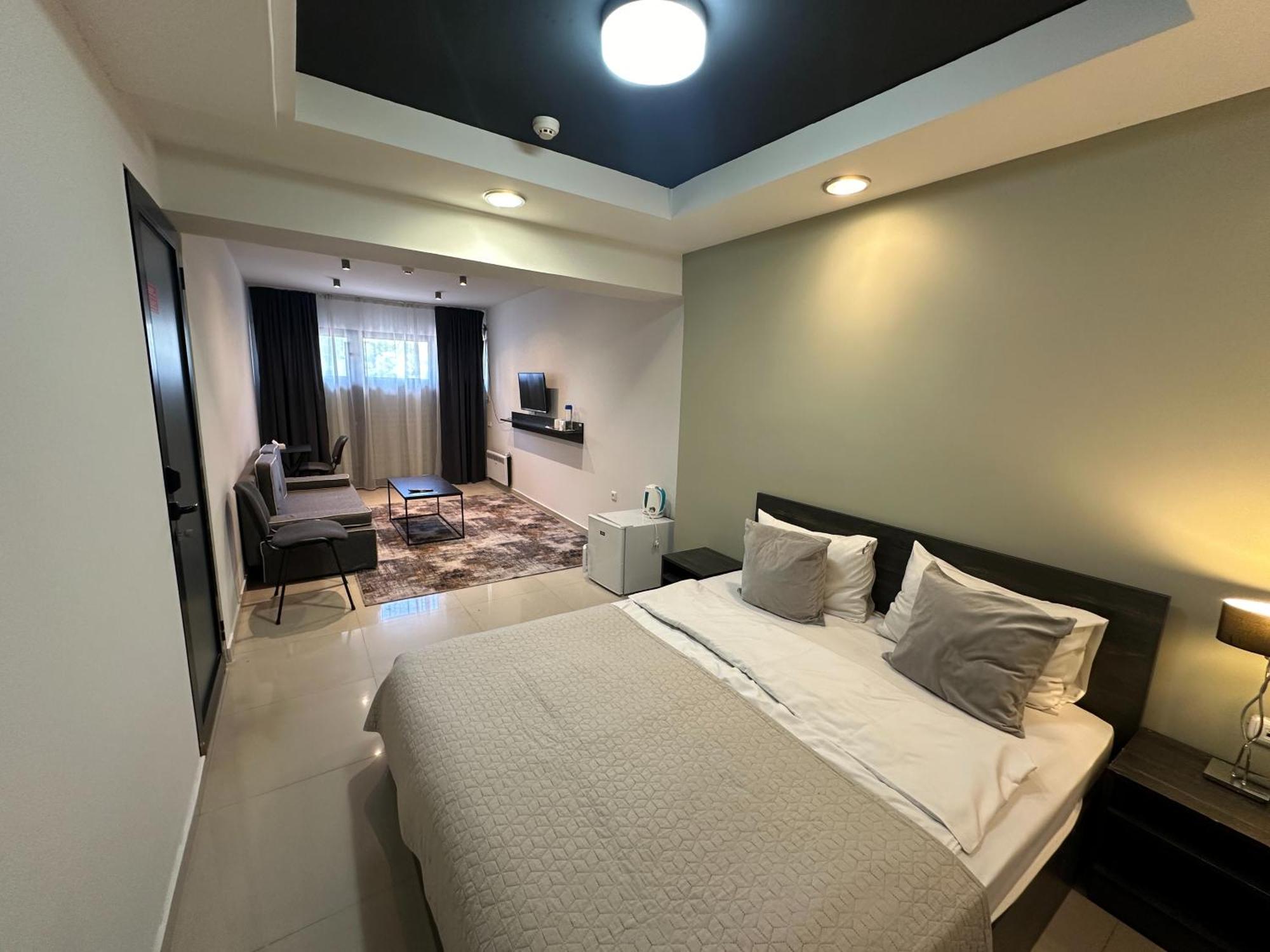 Nava Hotel Yerevan Bagian luar foto