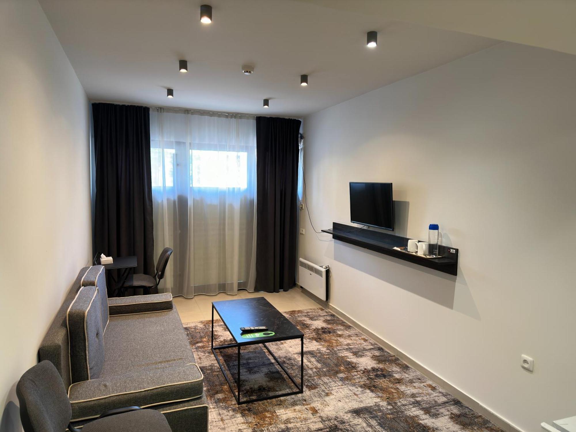 Nava Hotel Yerevan Bagian luar foto