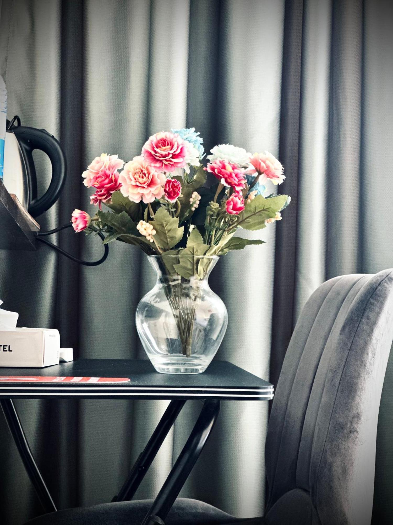 Nava Hotel Yerevan Bagian luar foto