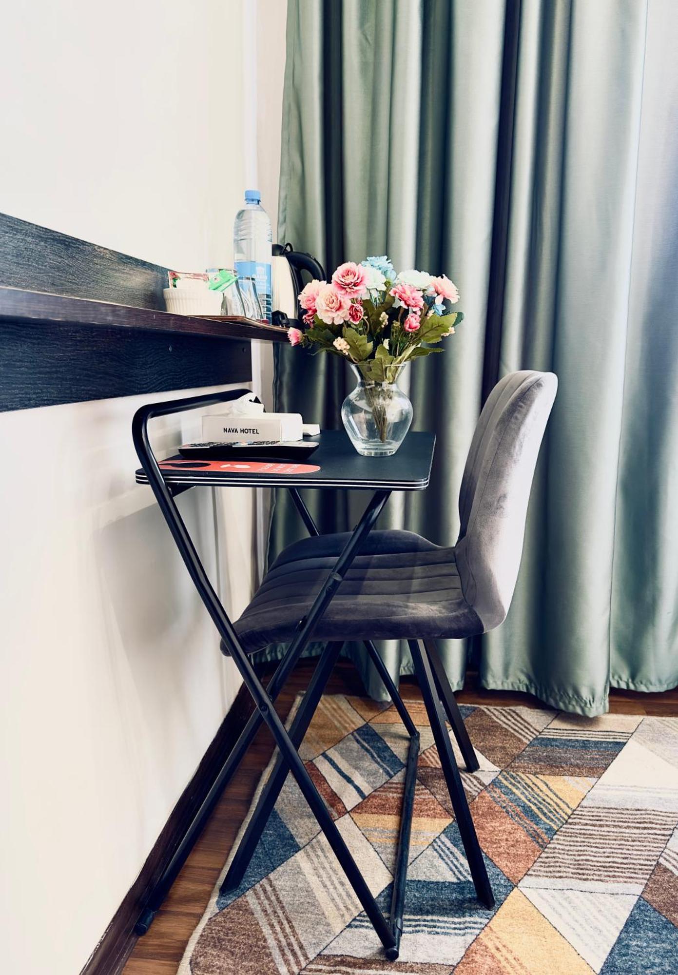 Nava Hotel Yerevan Bagian luar foto